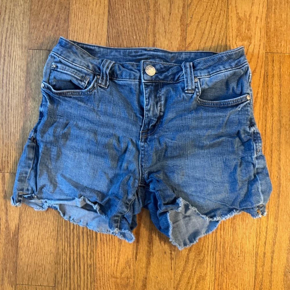 Seven7 Distressed Blue Jean Shorts Womens Size 4